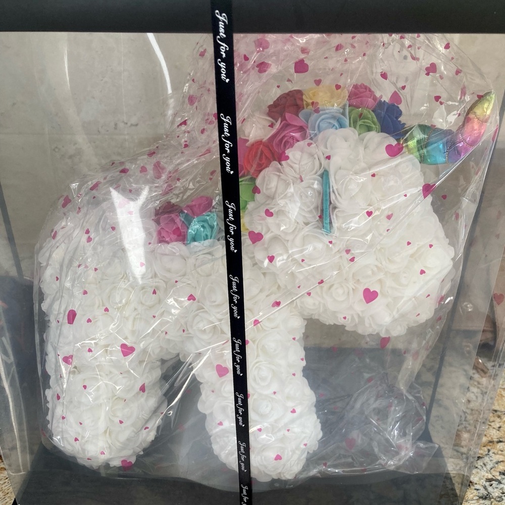 NWT Unicorn flower arrangement | Artificial rose unicorn